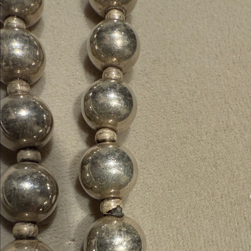 Elegant Sterling Silver Pearl Necklace - Picture 2 of 4